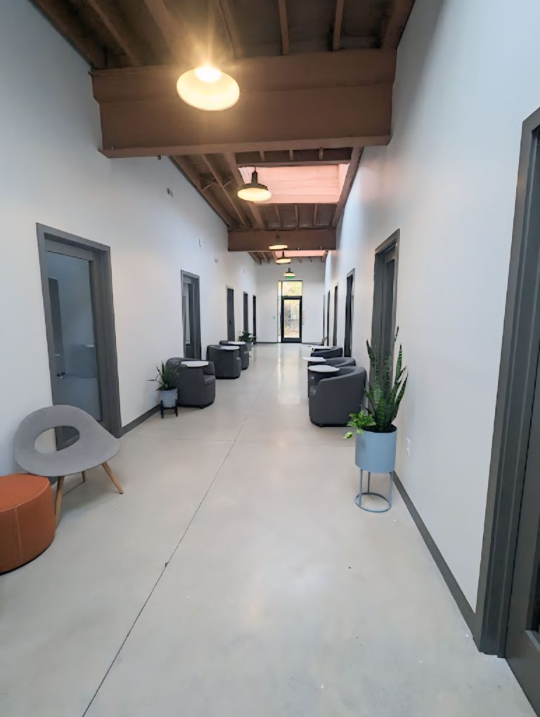 Coworking Vs. Traditional Office Spaces: Pros and Cons